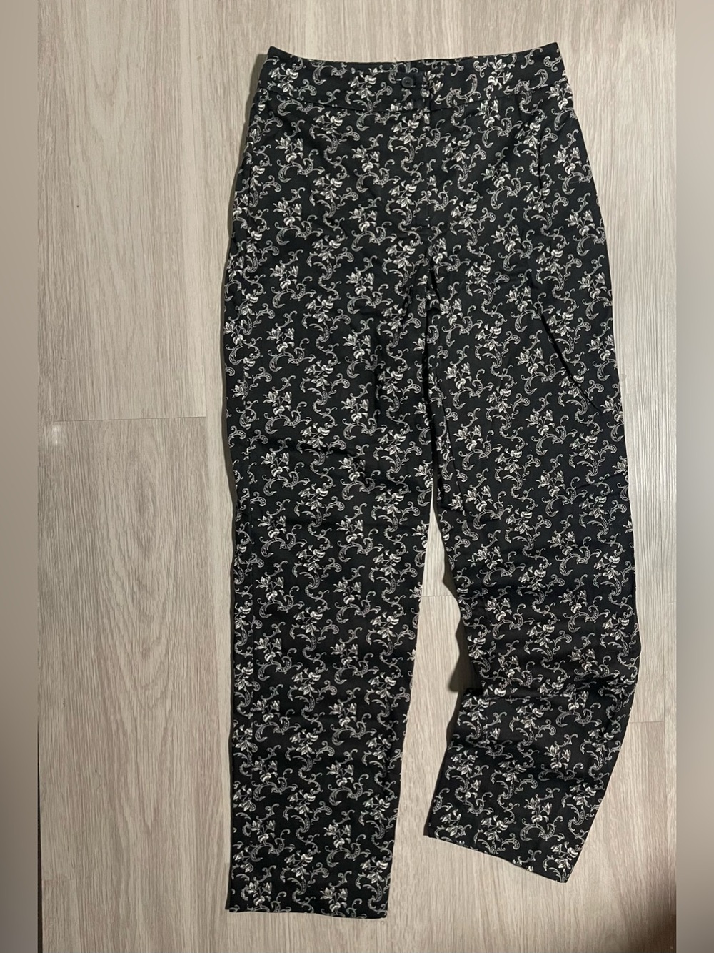 Women’s Ann Taylor Black Patterned Pants